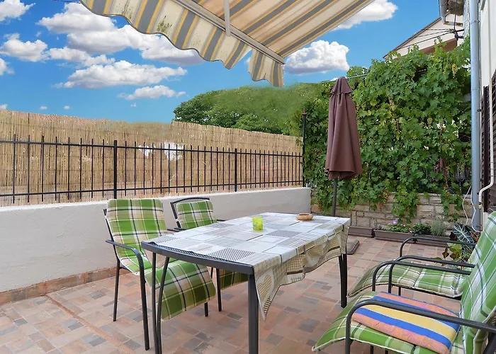 House Biserka 1736 פרמנטורה